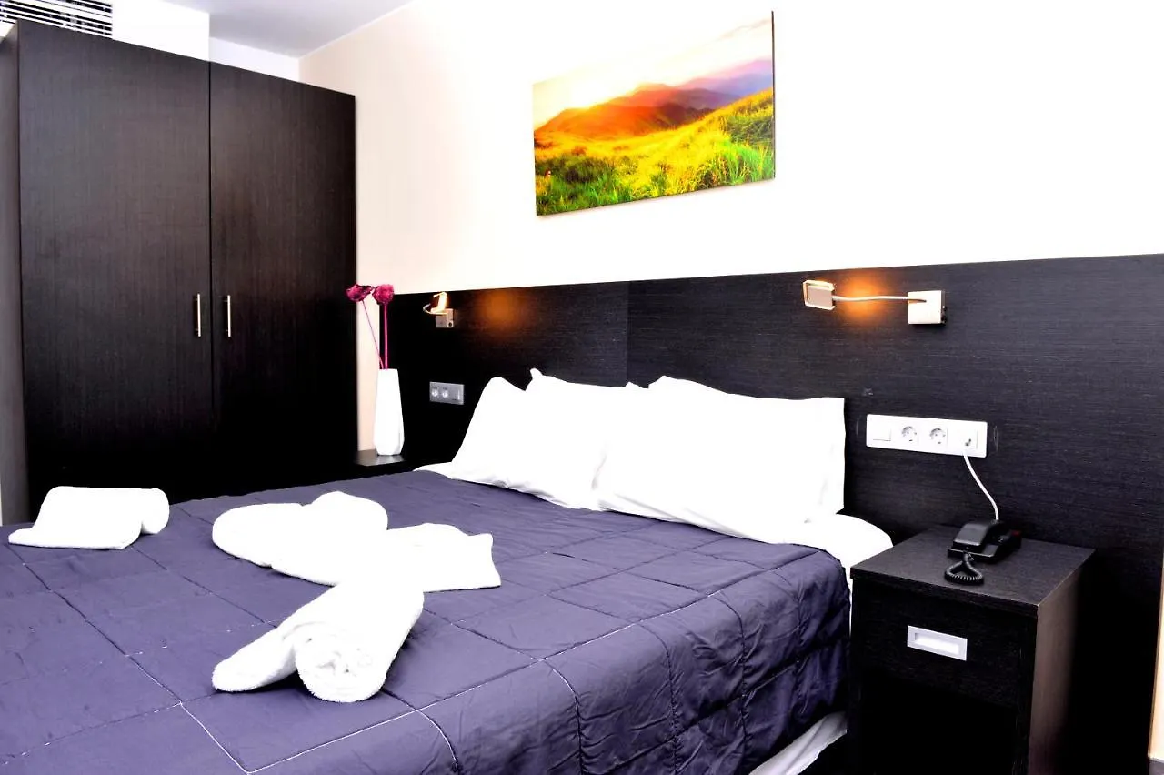 **  6 Bis Hotel Castelldefels Espagne