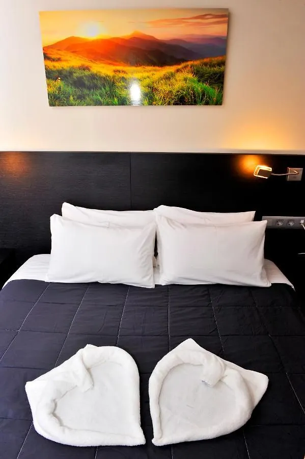 6 Bis Hotel 카스테데펠스