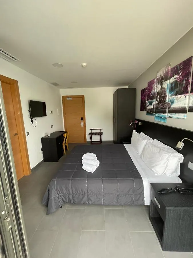 6 Bis Hotel 카스테데펠스