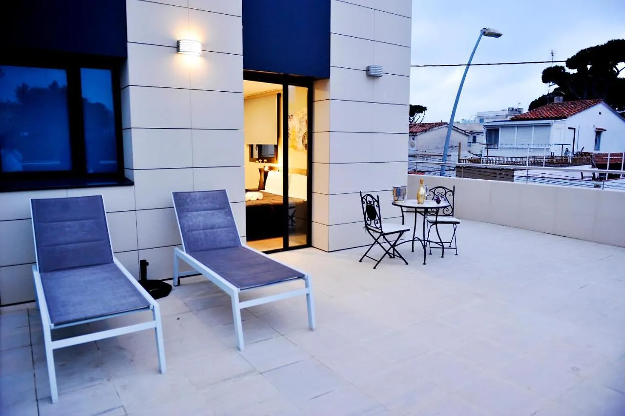 6 Bis HOTEL Castelldefels