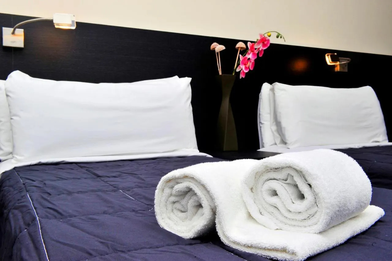 6 Bis Hotel Castelldefels
