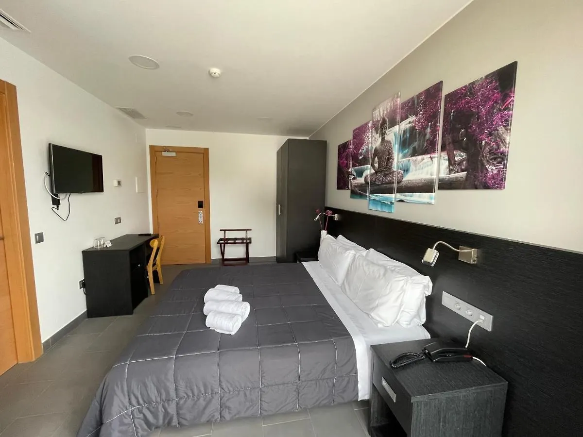 6 Bis Hotel Castelldefels