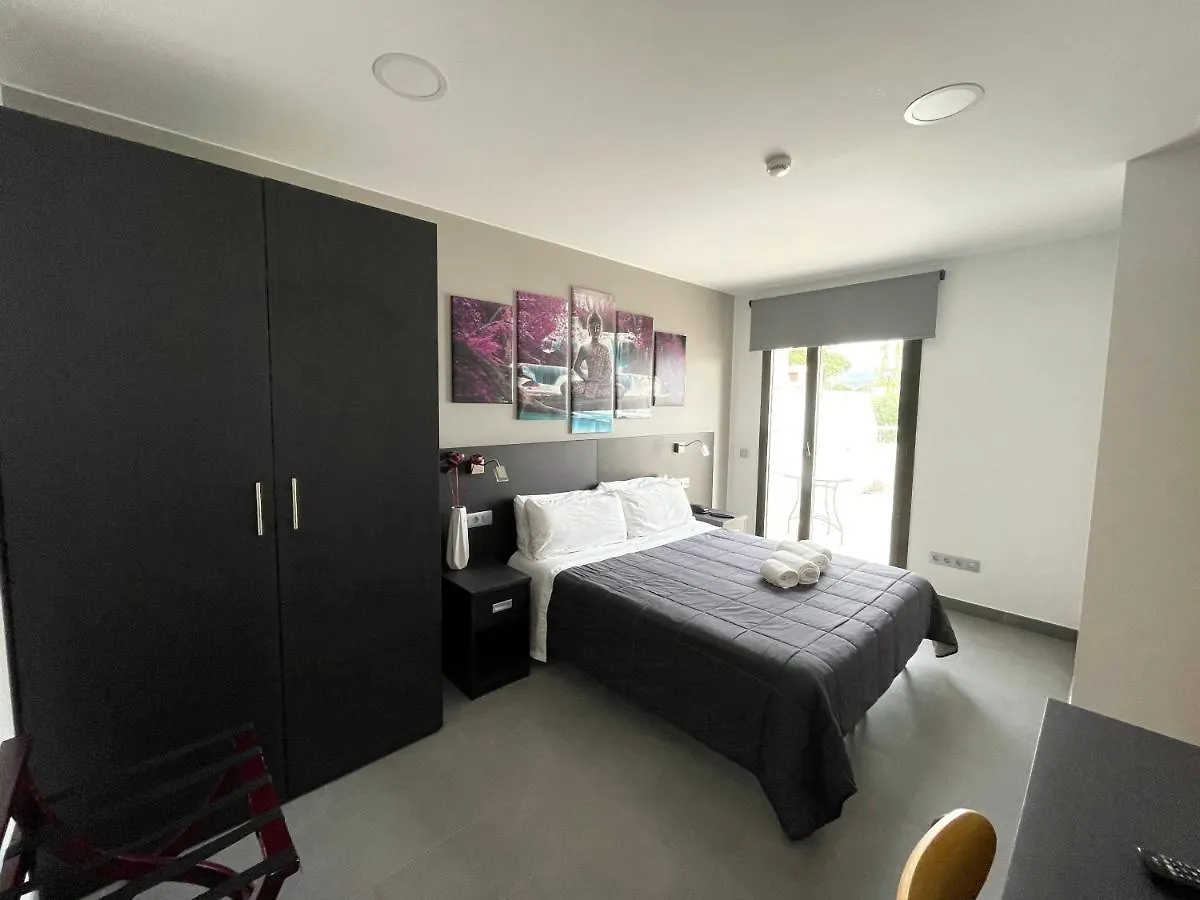 6 Bis HOTEL Castelldefels