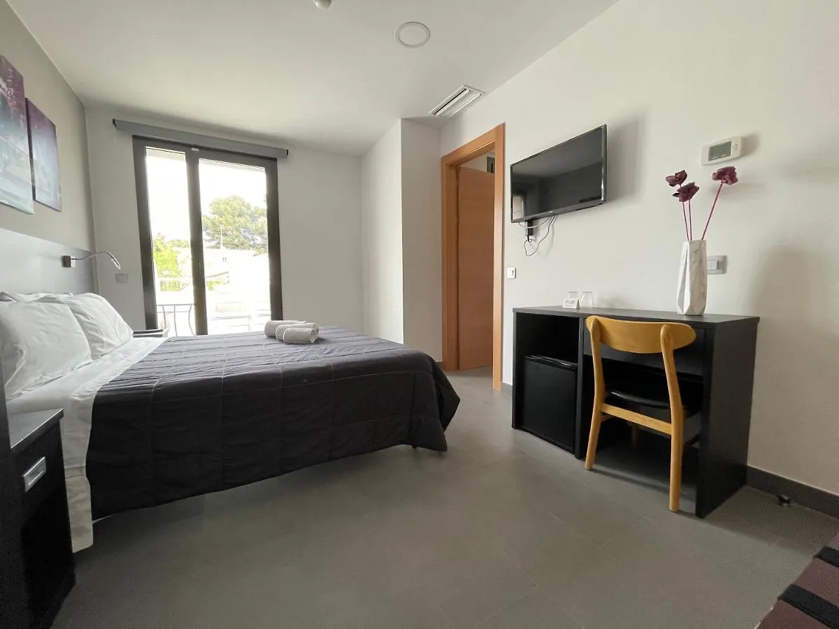 6 Bis HOTEL Castelldefels