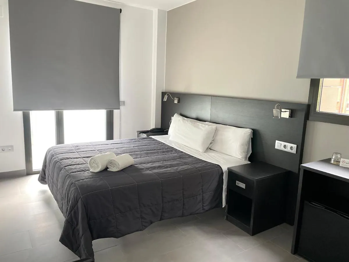 6 Bis HOTEL Castelldefels