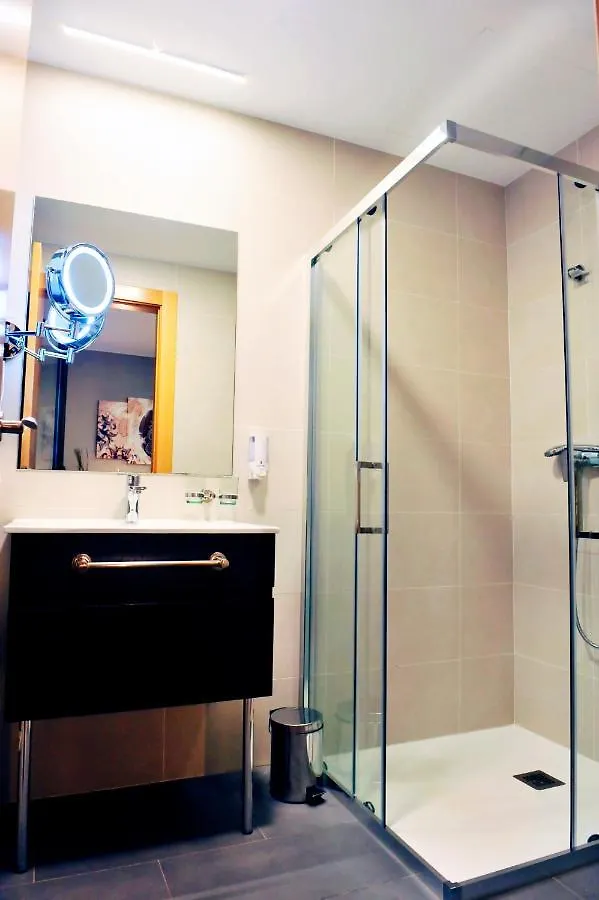 6 Bis HOTEL Castelldefels