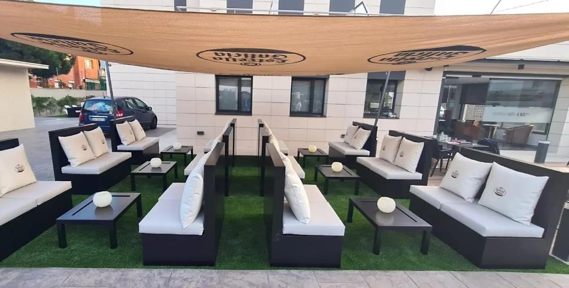 6 Bis HOTEL Castelldefels