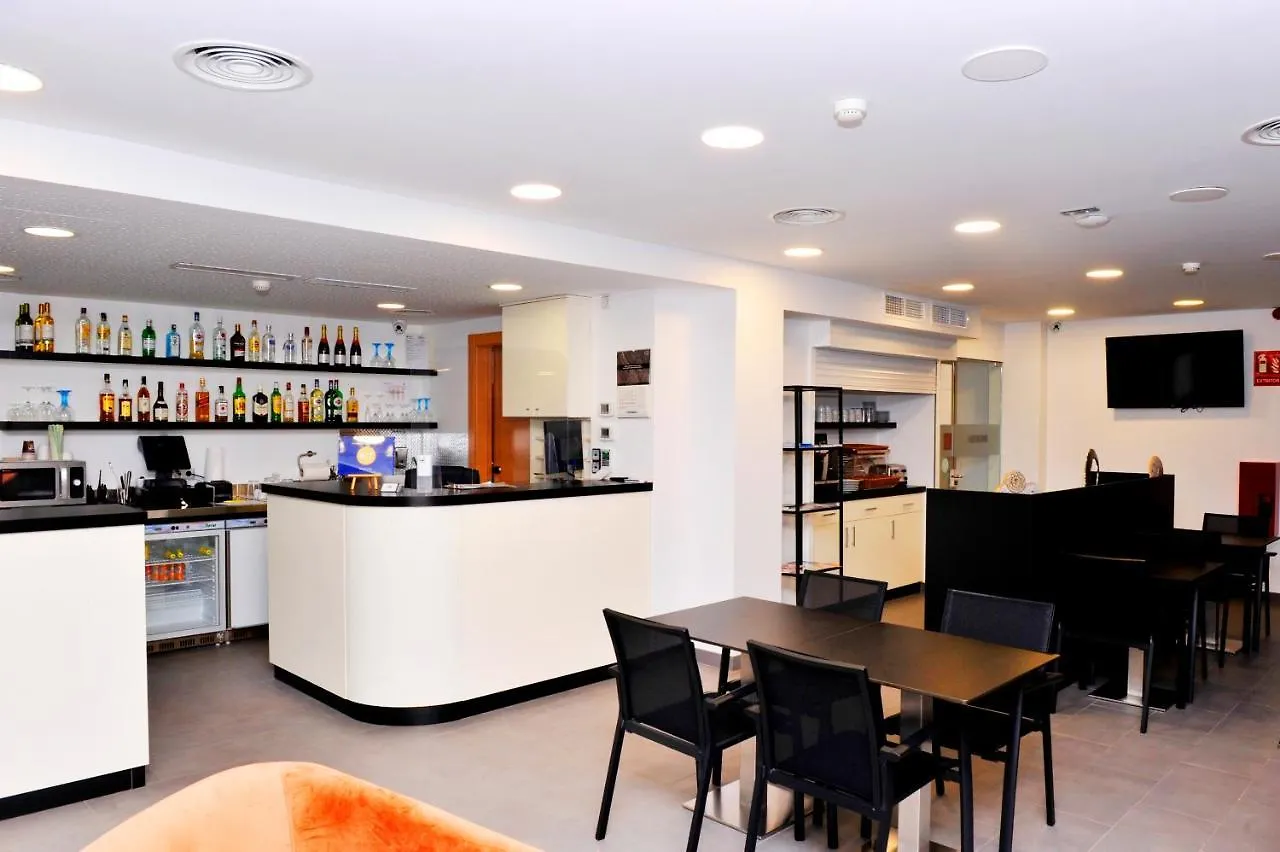 6 Bis Hotel Castelldefels